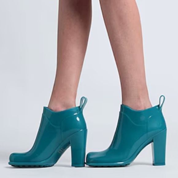 Bottega Veneta Shine Heeled Ankle Boots Rubber Rain Deep Teal Jade Sz 36 - Picture 1 of 16